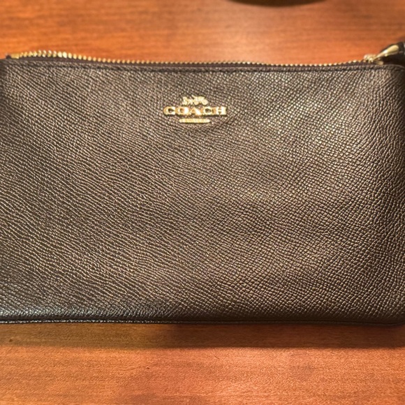 Coach Black Crossgrain Leather Corner Zip Wristlet | Card Slots